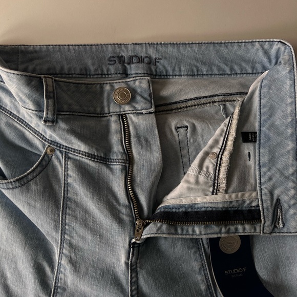 Studio F Blue Jean - 6 - Picture 9 of 16